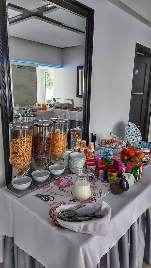 Hotel Junior 2 Краков Экстерьер фото