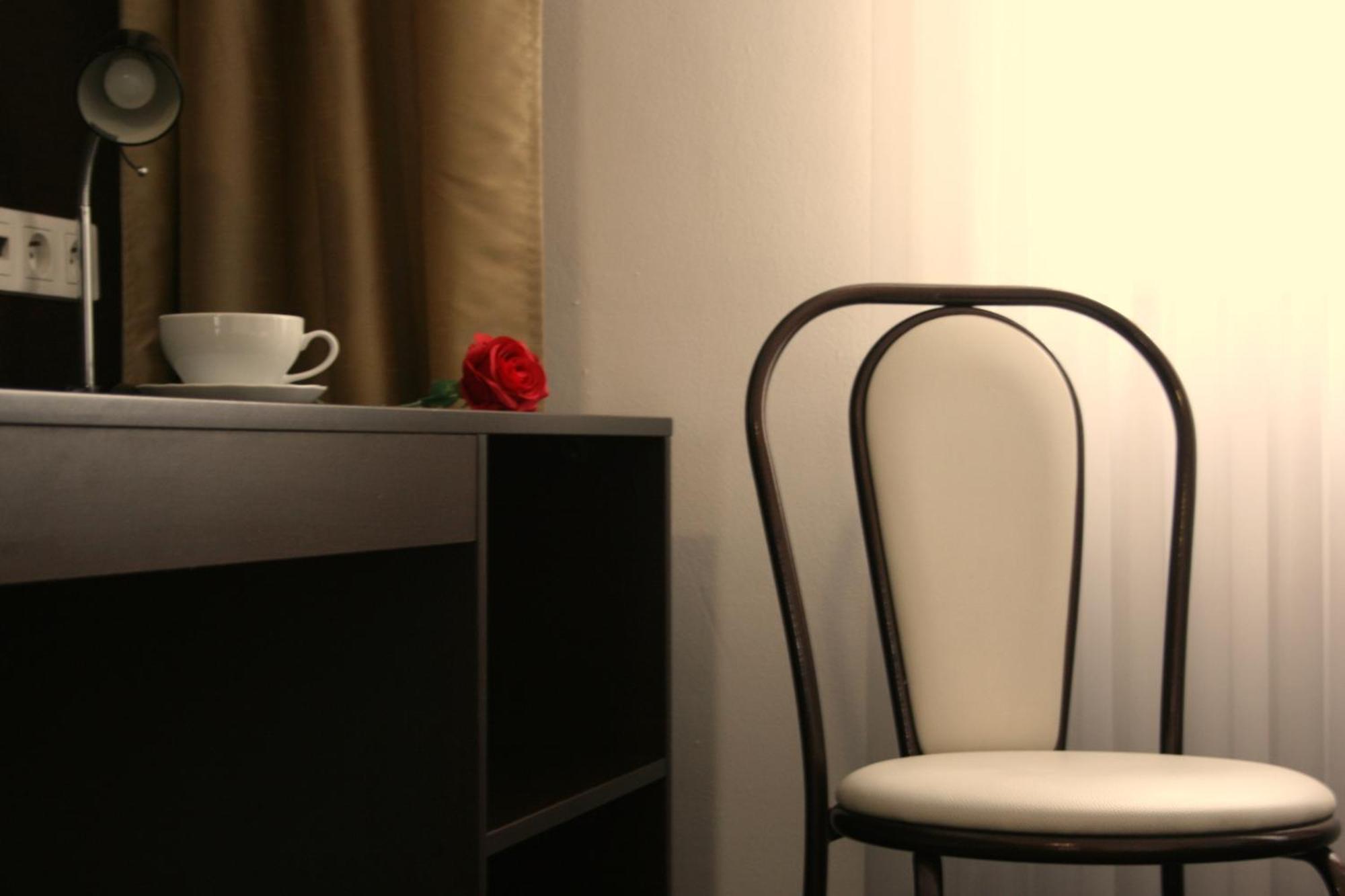 Hotel Junior 2 Краков Экстерьер фото