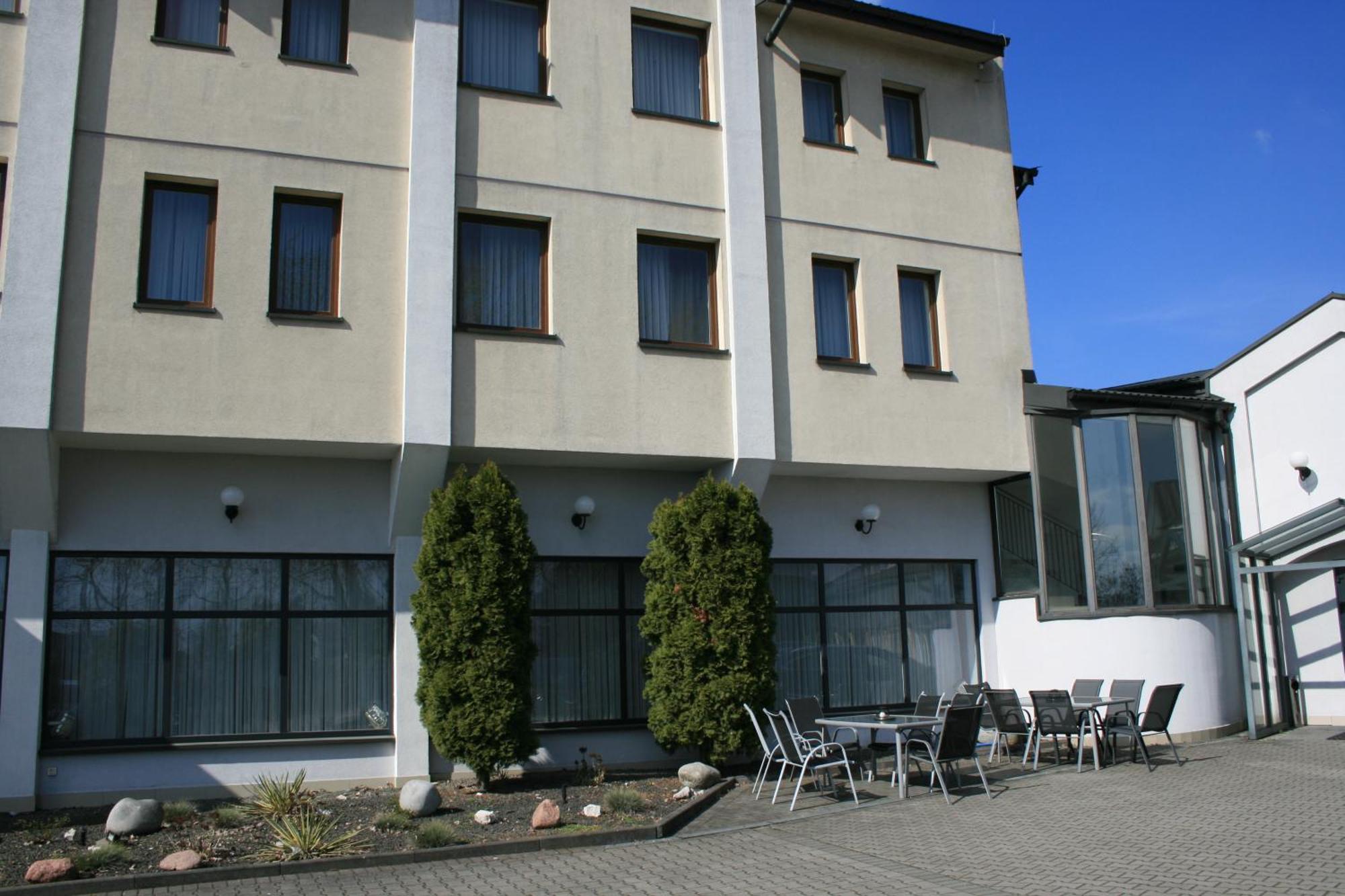 Hotel Junior 2 Краков Экстерьер фото