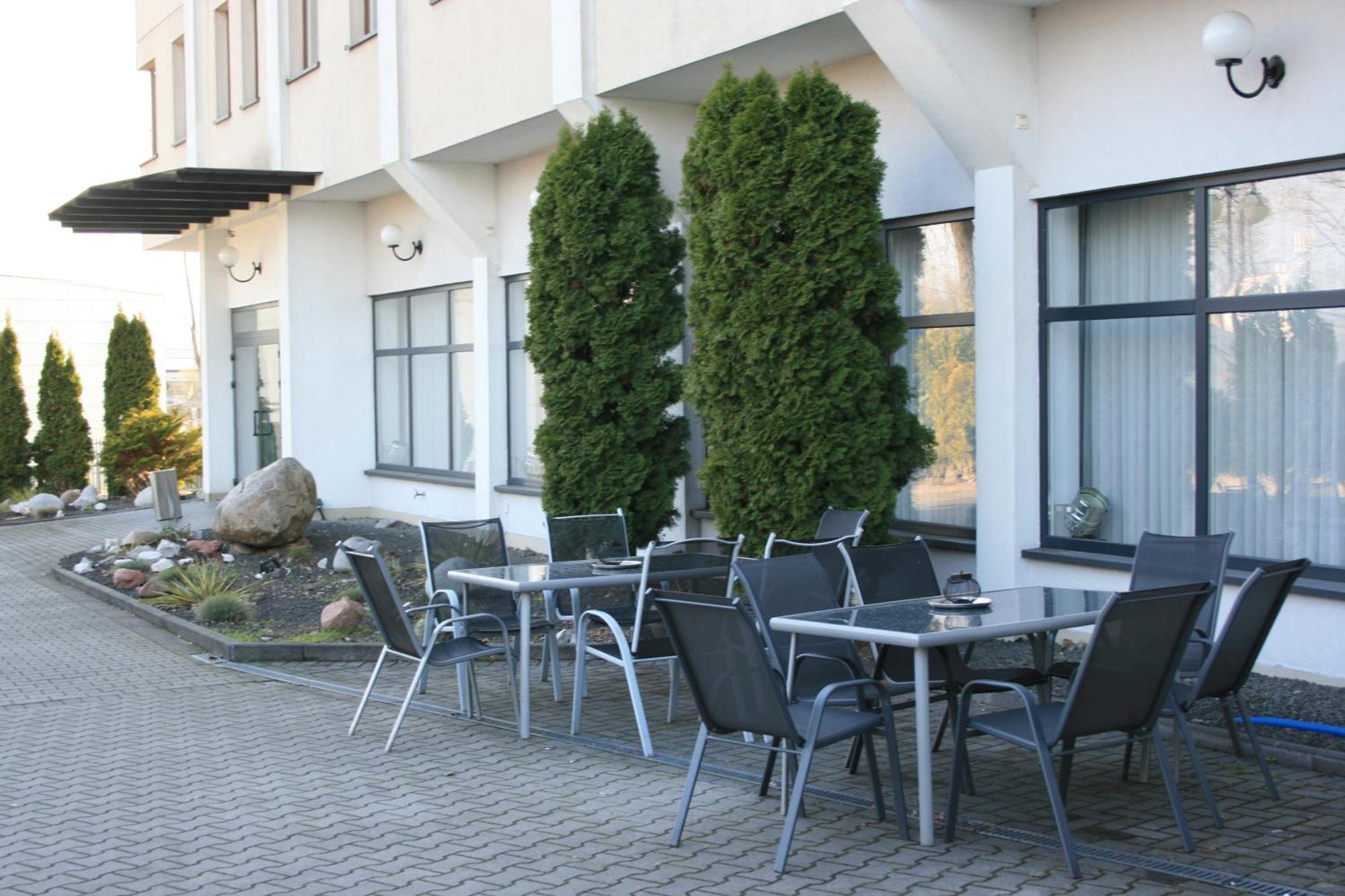 Hotel Junior 2 Краков Экстерьер фото